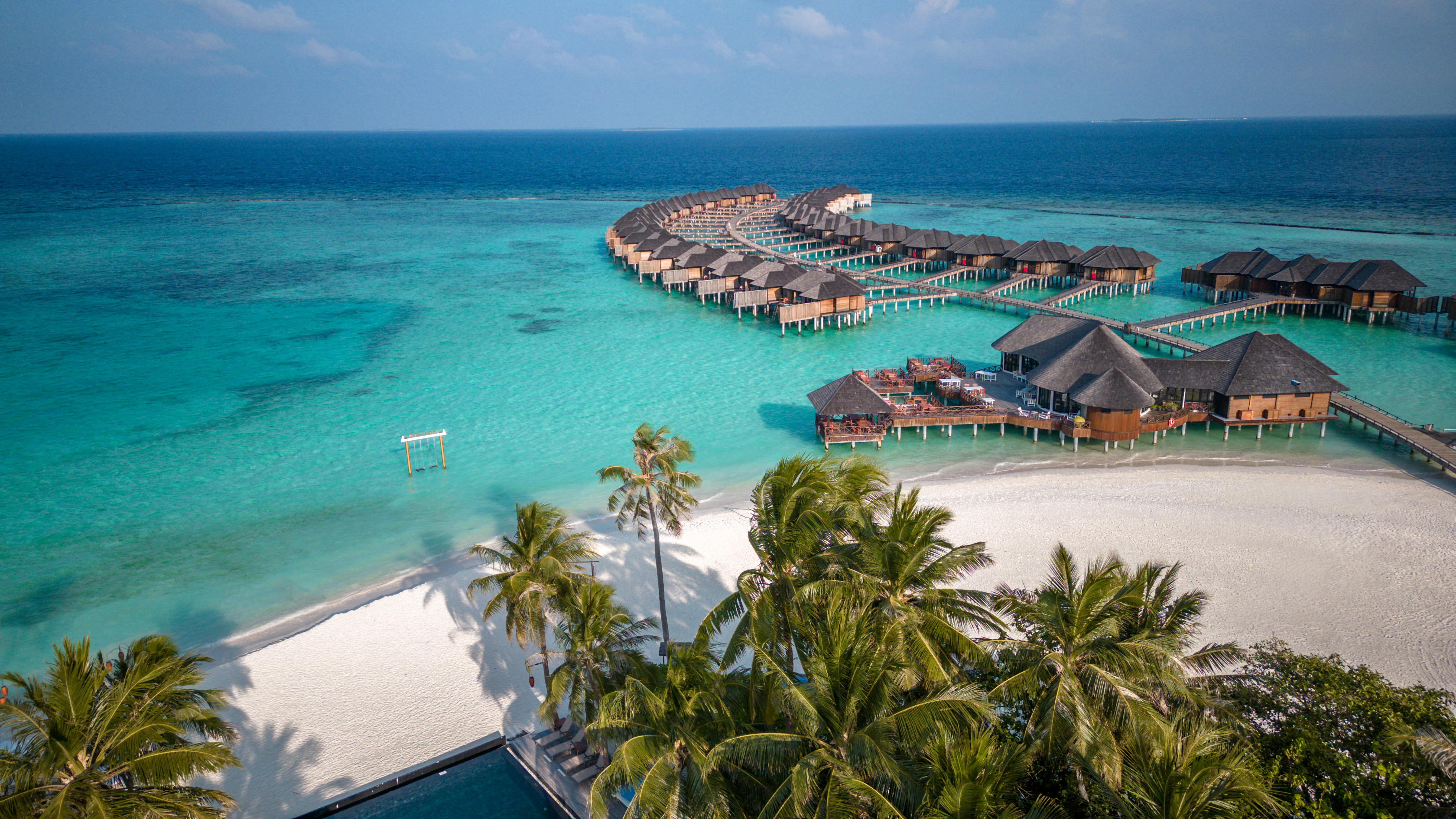 Découvrez nos séjours de luxe en vente privée aux Maldives. VeryChic vous propose des voyages jusqu’à -70% dans les plus beaux hôtels du monde aux Maldives