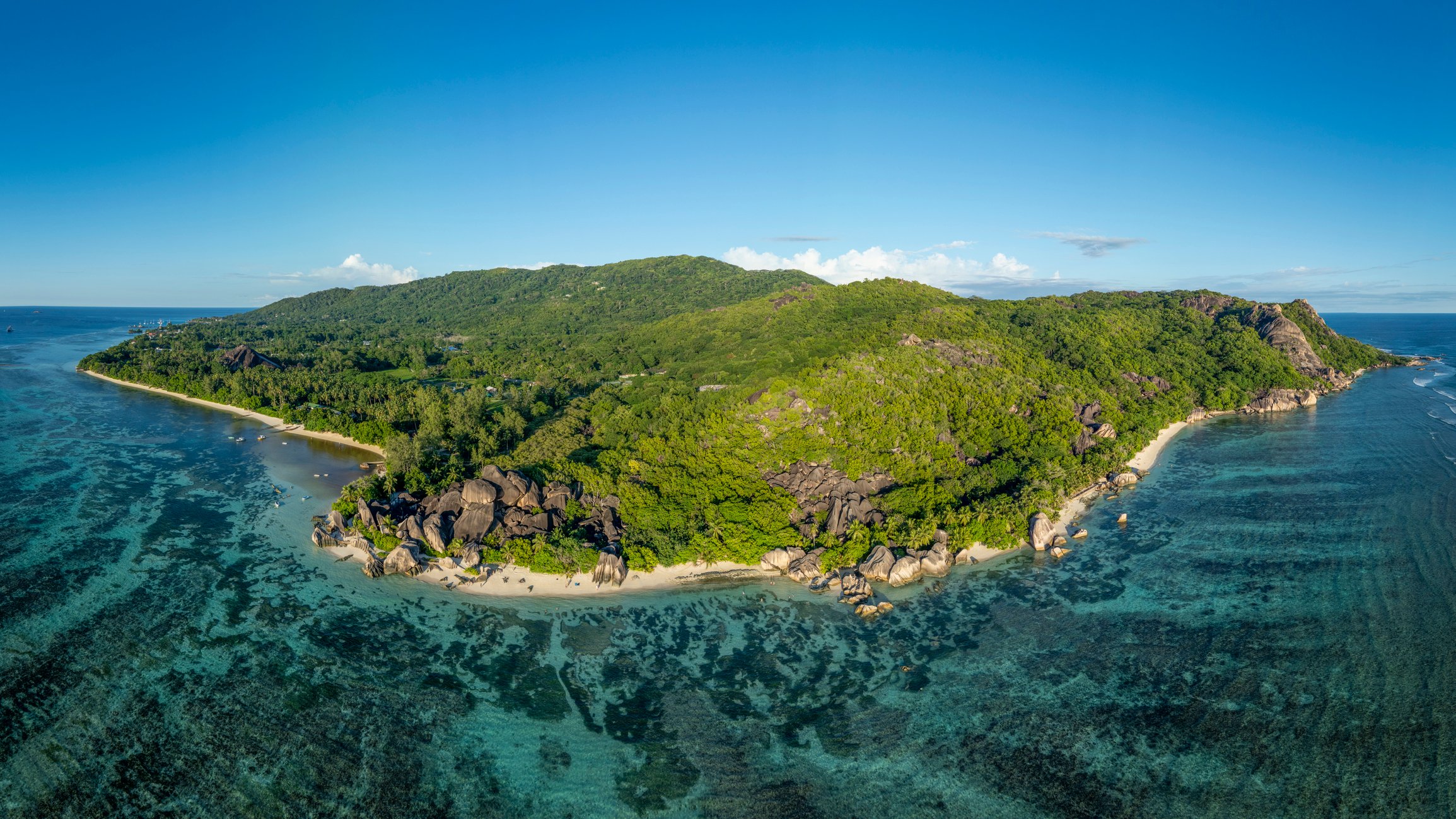 Découvrez nos séjours de luxe en vente privée aux Seychelles. VeryChic vous propose des voyages jusqu’à -70% dans les plus beaux hôtels du monde aux Seychelles