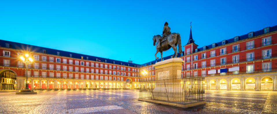 Découvrez nos séjours de luxe en vente privée à Madrid. VeryChic vous propose des voyages jusqu’à -70% dans les plus beaux hôtels du monde à Madrid