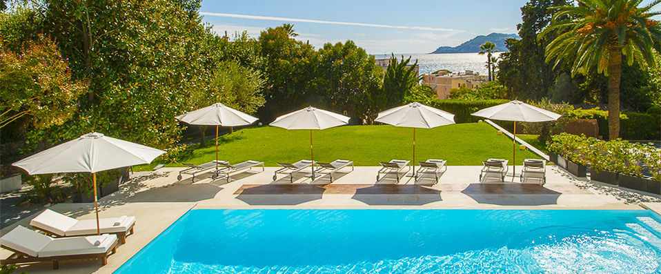 Château de la Tour ★★★★ - Castle stay in Cannes in a beautiful 19th-century building. - Cannes, France