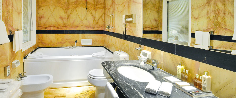 Hotel Splendide Royal ★★★★★L - Ornate Baroque palace in the heart of Rome - Rome, Italy