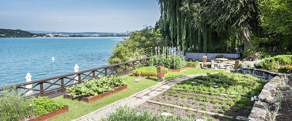 Yoann Conte - Bord du Lac ★★★★★ - Deux étoiles au Michelin sur les rives du Lac d’Annecy. <br>La Semaine des Chefs Étoilés : Yoann Conte vous invite ! - Annecy, France