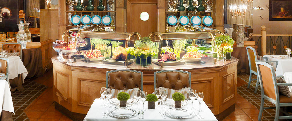 The Rubens at the Palace ★★★★ - Palatial accommodation in a luxurious London hotel. - London, England