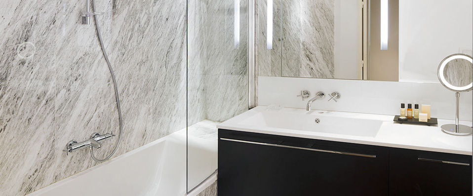 Montmartre Residence ★★★★ - Your own Elegant Parisian apartment in the heart of Montmartre. - Paris, France