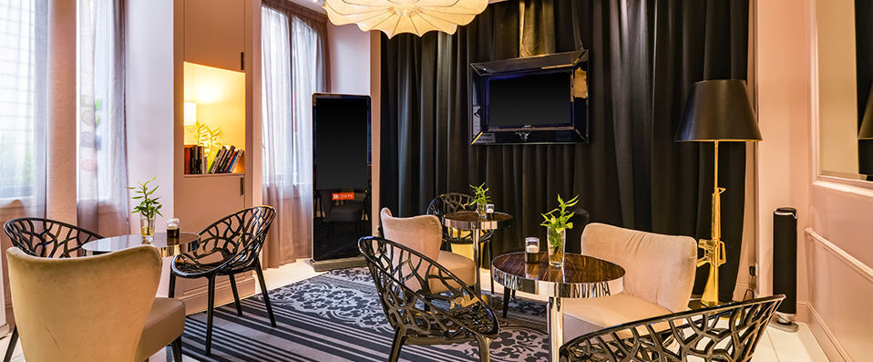 First Hotel Paris Tour Eiffel ★★★★ - First-Class sophistication in the elegant 15th arrondissement. - Paris, France