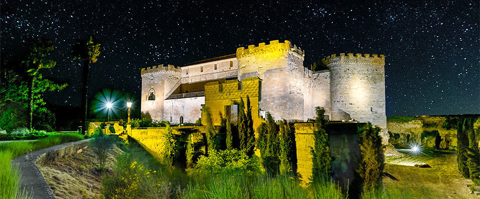 Posada Real Castillo del Buen Amor ★★★★★ - A romantic medieval castle getaway in the Spanish countryside. - Salamanca, Spain