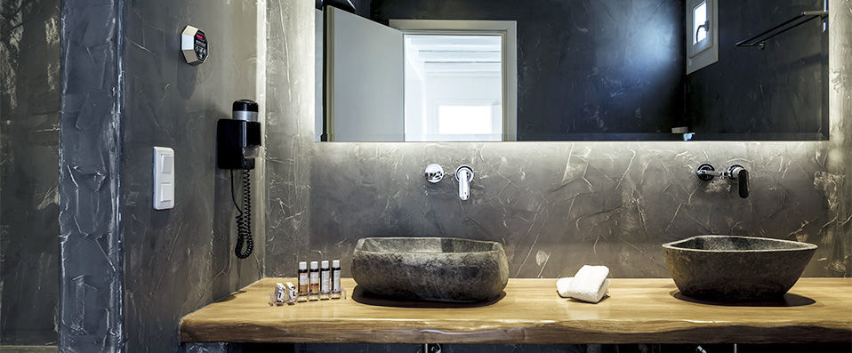 Naxian Collection Luxury Villas & Suites - Romantic suites and villas on the shores of the Aegean Sea. - Naxos Island, Greece