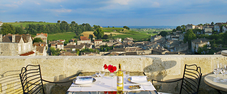 Hostellerie de Plaisance ★★★★★ - A sip of Saint Emilion, a soupçon of savoir-faire, a splash of chic and you have a recipe for la bonne vie... - Bordeaux region, France