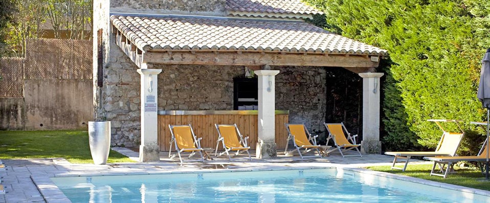 Villa Augusta ★★★★ - Romance and relaxation in the perfect French courtyard. - Drôme, France