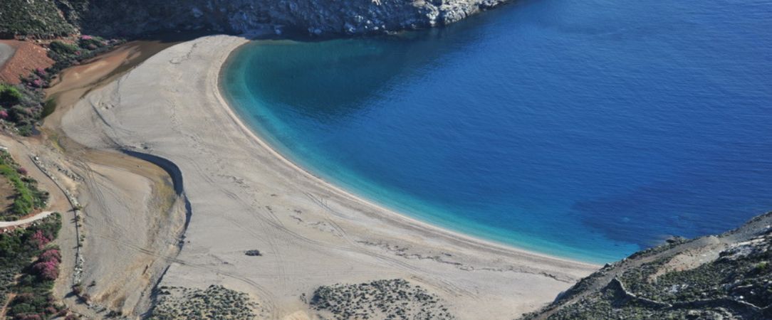 Aegea Blue Cycladic Resort ★★★★ - Luxury villas overlooking the ancient landscape of Andros. - Andros Island, Greece