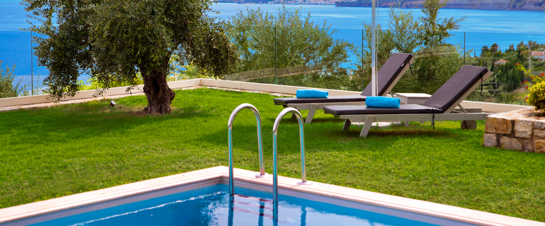 Camvillia Resort ★★★★★ - Vue sur le bleu de la mer Ionienne depuis un resort 5 étoiles. - Peloponnèse, Grèce