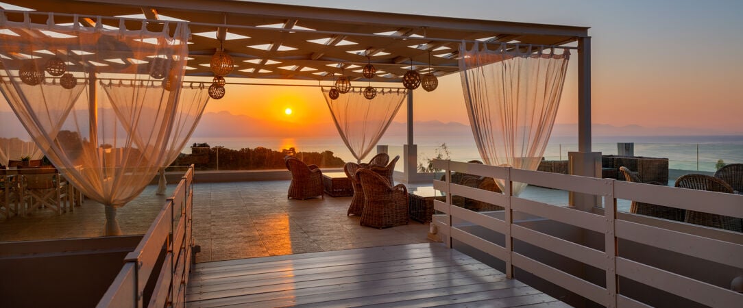 Camvillia Resort ★★★★★ - Vue sur le bleu de la mer Égée depuis un resort 5 étoiles. - Peloponnèse, Grèce