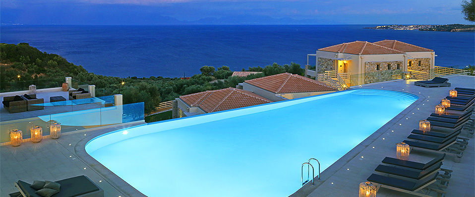 Camvillia Resort ★★★★★ - Vue sur le bleu de la mer Égée depuis un resort 5 étoiles. - Peloponnèse, Grèce