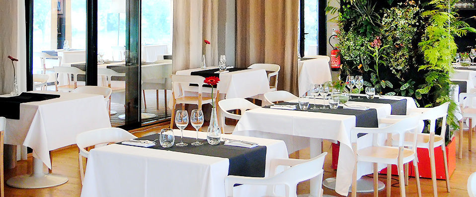 Hôtel & Spa du Château ★★★★ - All-encompassing relaxatione near France's L'île de Ré. - La Rochelle, France