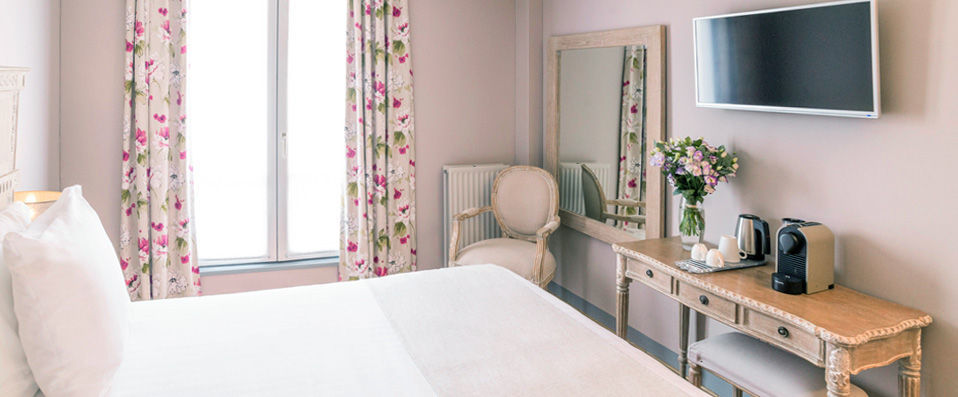 Hotel Taylor - Learning the art of strolling in Paris’ 10th arrondissement. - Paris, France