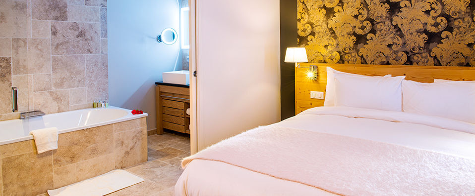 Château de Massillan ★★★★ - A fairytale romance in this exclusive, reclusive Provence castle. - Provence, France