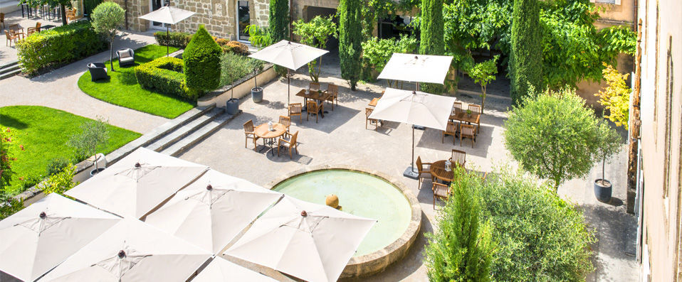 Château de Massillan ★★★★ - Un somptueux château éco-responsable au cœur des Côtes du Rhône. - Provence, France