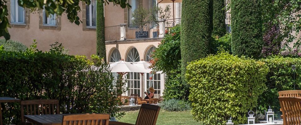 Château de Massillan ★★★★ - Un somptueux château éco-responsable au cœur des Côtes du Rhône. - Provence, France