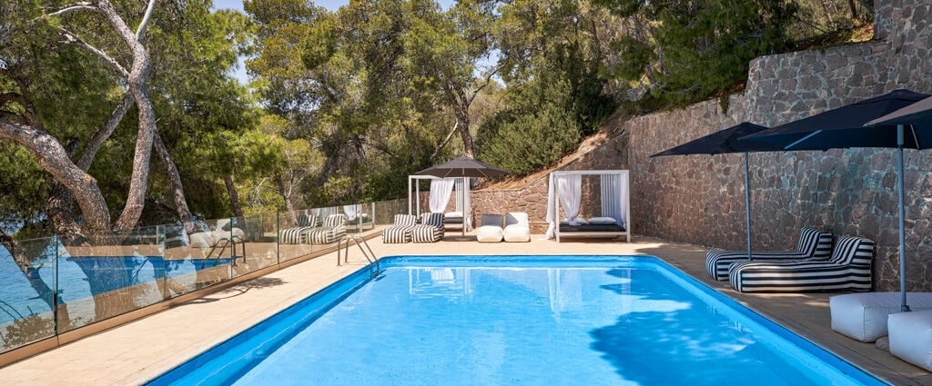 Xenia Poros Image Hotel ★★★★ - Une adresse contemporaine face au port de Poros, entre mer Égée et douceur insulaire. - Île Poros, Grèce