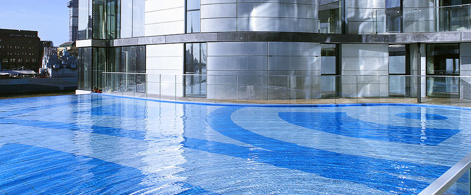 Cheval Three Quays ★★★★★ - London the way it should be seen… from the banks of the River Thames. - London, England