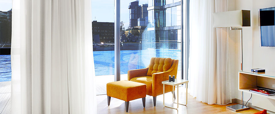 Cheval Three Quays ★★★★★ - London the way it should be seen… from the banks of the River Thames. - London, England