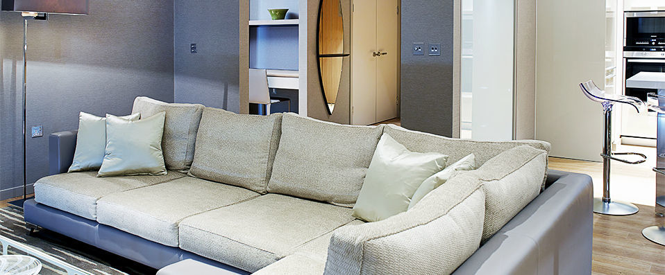 Cheval Three Quays ★★★★★ - London the way it should be seen… from the banks of the River Thames. - London, England