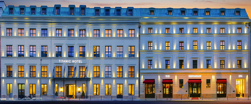 Titanic Gendarmenmarkt - Classic hotel near Gendarmenmarkt with an unusual history. - Berlin, Germany