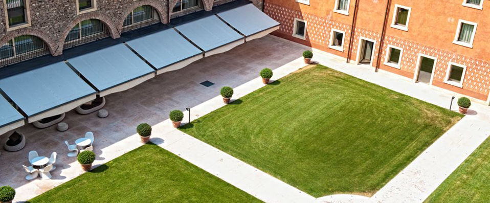 Hotel Veronesi La Torre ★★★★ - Renovated ancient monastery near the rustic old city centre of Verona. - Veneto, Italy