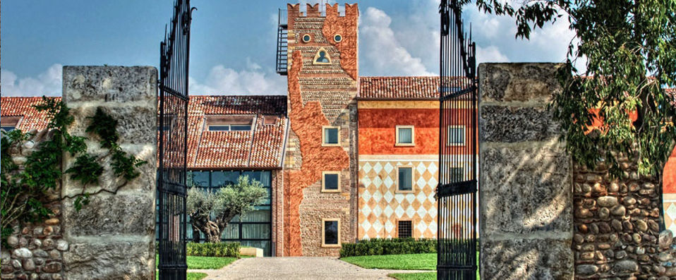 Hotel Veronesi La Torre ★★★★ - Renovated ancient monastery near the rustic old city centre of Verona. - Veneto, Italy