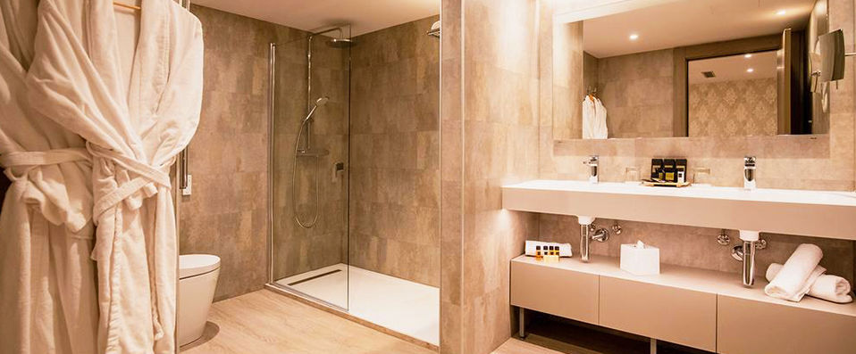 Hotel Plaza ★★★★★ - Five-star sophistication in the heart of the majestic Pyrenees. <b>Half board included!</b> - Andorra-la-Vella