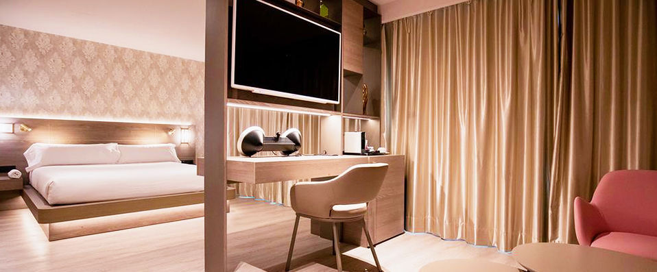 Hotel Plaza ★★★★★ - Five-star sophistication in the heart of the majestic Pyrenees. <b>Half board included!</b> - Andorra-la-Vella