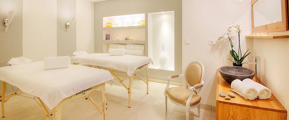 La Bastide de l'Oliveraie ★★★★ - A charming abode in the jewel of the Mediterranean. - Cannes, France