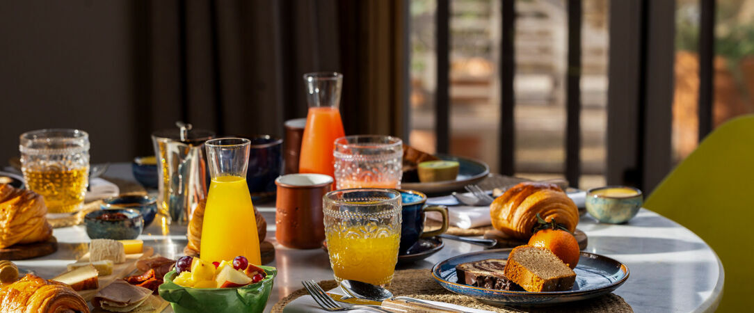 La Magdeleine ★★★★ - Mathias Dandine - A country house in charming Provence. - Bouches-du-Rhônes, France