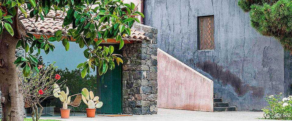 Ramo d'Aria - A boutique country hotel surrounded by lemon groves, the sparkling sea and smouldering Mount Etna. - Sicily, Italy