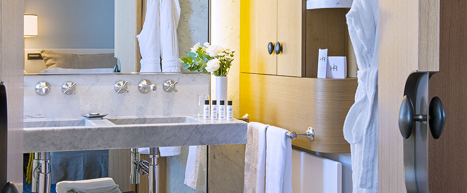 Hotel Royal - Evian Resort ★★★★★ - A royal palace set in a natural paradise - Évian, France