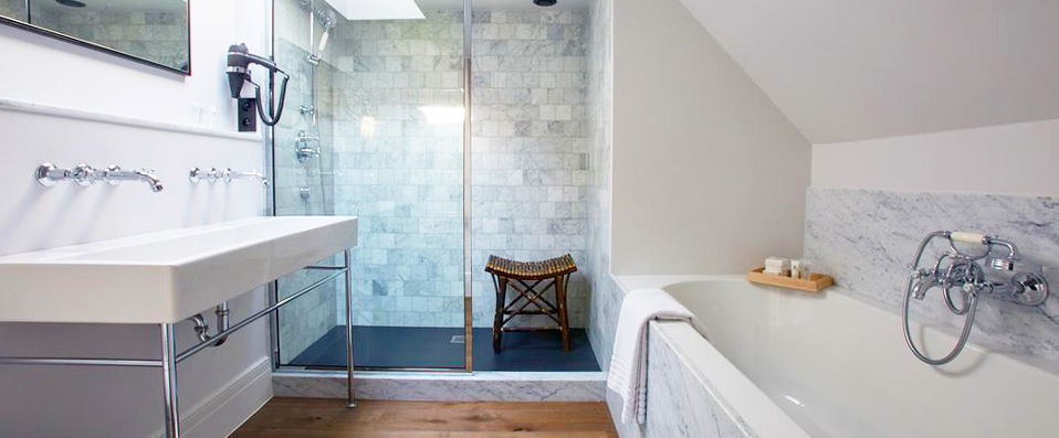 Auberge du Pêcheur ★★★★ - Romantic northern Belgium at its finest in a premium boutique hotel setting. - Ghent, Belgium