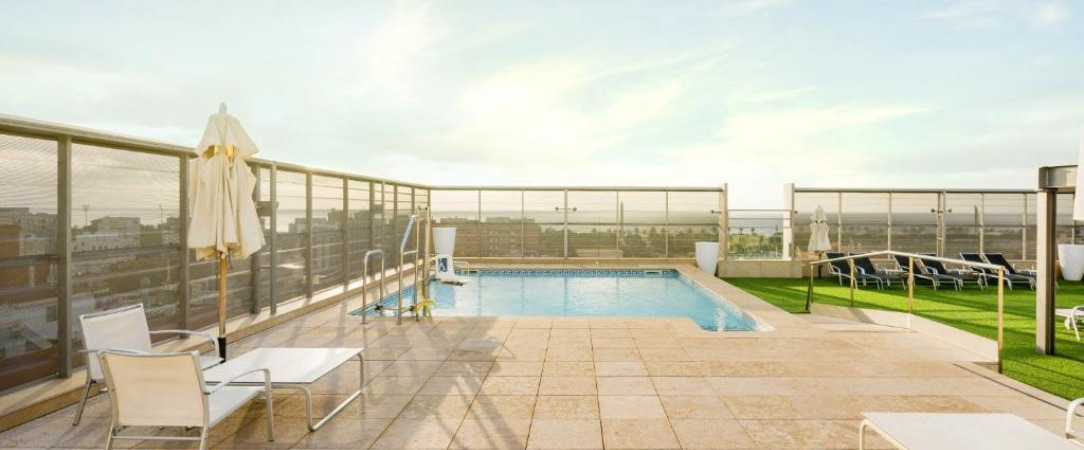 Ilunion Barcelona ★★★★ - A contemporary hotel by the beach, with easy access to all of Barcelona’s sights. - Barcelona, Spain