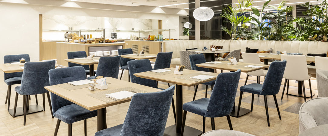 Ilunion Barcelona ★★★★ - A contemporary hotel by the beach, with easy access to all of Barcelona’s sights. - Barcelona, Spain