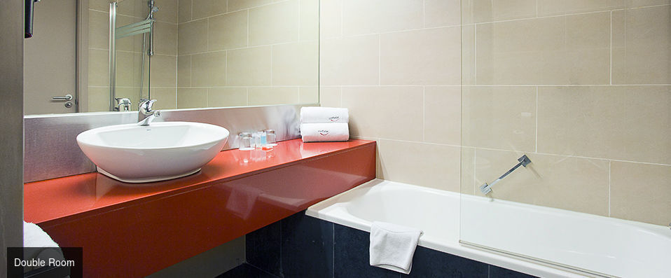 Ilunion Barcelona ★★★★ - A contemporary hotel by the beach, with easy access to all of Barcelona’s sights. - Barcelona, Spain