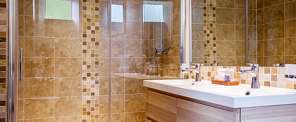 Orestone Manor ★★★★ - A country boutique hotel in the postcard-perfect village of Maidencombe. - Devon, England