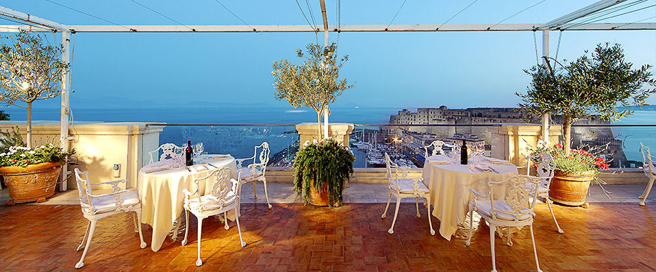 Eurostars Hotel Excelsior ★★★★ - Toute la magie de Naples dans un hôtel d’exception sur la promenade maritime - Naples, Italie