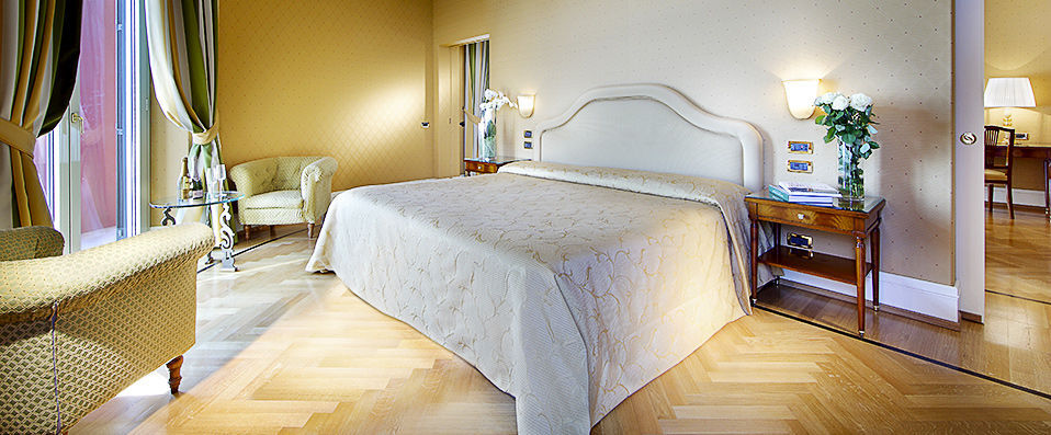Eurostars Hotel Excelsior ★★★★ - Toute la magie de Naples dans un hôtel d’exception sur la promenade maritime - Naples, Italie