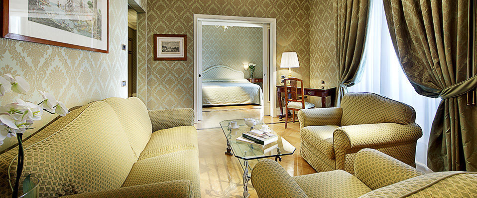 Eurostars Hotel Excelsior ★★★★ - Toute la magie de Naples dans un hôtel d’exception sur la promenade maritime - Naples, Italie