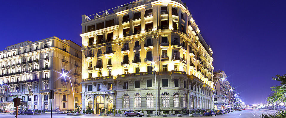 Eurostars Hotel Excelsior ★★★★ - Toute la magie de Naples dans un hôtel d’exception sur la promenade maritime - Naples, Italie