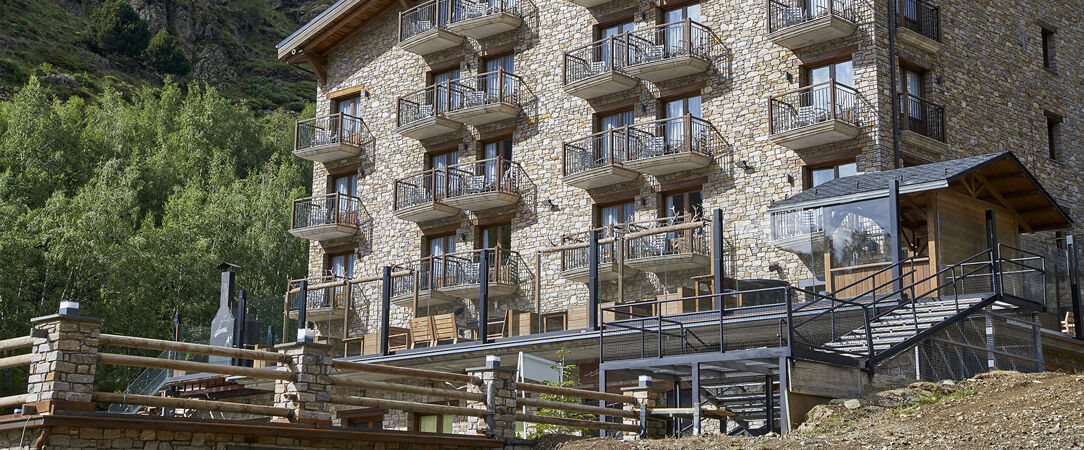 Serras Andorra ★★★★★ Luxury Boutique Hotel - Le luxe teinté d’authenticité dans le décor immaculé des Pyrénées andorranes. - Soldeu, Andorre