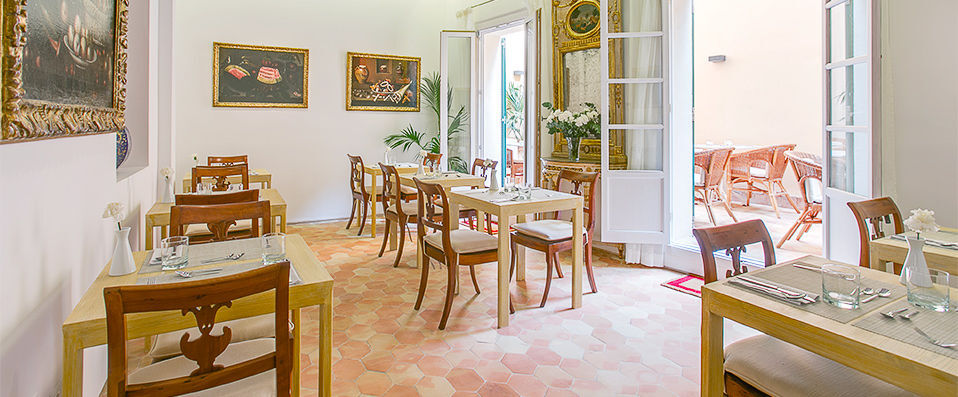 Art Hotel Palma ★★★★ - A melting pot of the old and the new, the antique and the innovative. - Palma de Mallorca, Spain