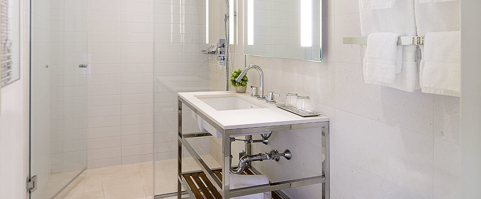 Cassa Hotel 45th Street ★★★★ - A luxurious boutique hotel in an unrivalled location next to Times Square. - New York, United States