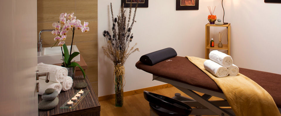 Hôtel Alpenrose ★★★★ - Clean, crisp chalet-style comfort with fantastic views. - Alpe d'Huez, France