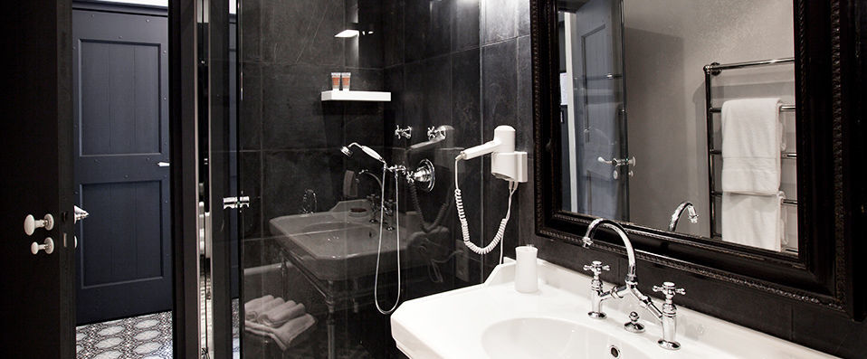 Auberge de Banne ★★★★ - A charming and authentic hotel in a traditional French village. - Ardèche, France
