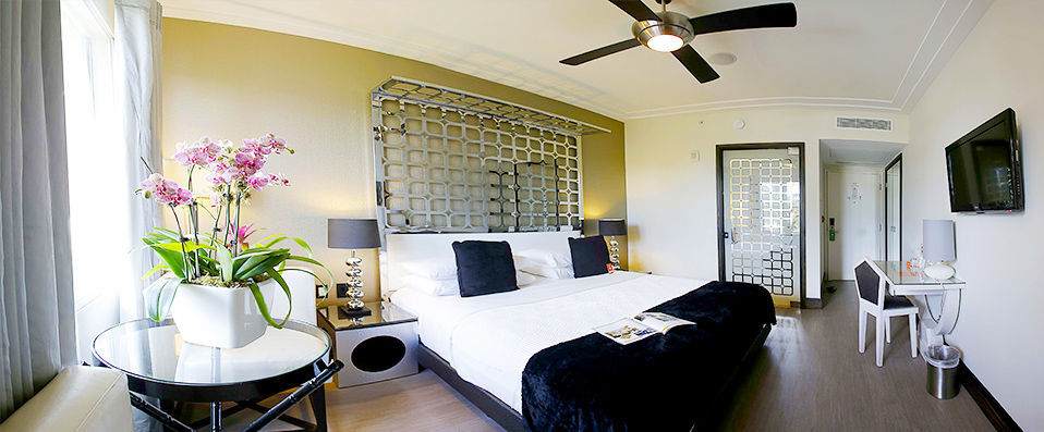 Room Mate Waldorf Towers - Modern design on Miami’s celebrated South Beach. - Miami, United States